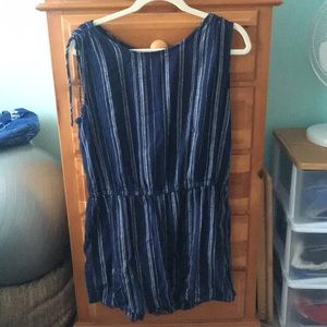 Romper never worn!